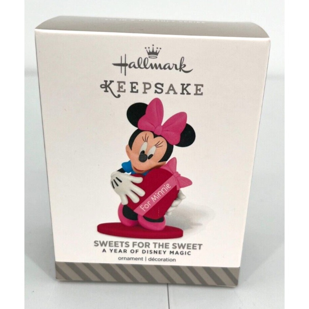 Hallmark Keepsake Ornament A YEAR OF DISNEY MAGIC - SWEETS FOR THE‎ SWEET